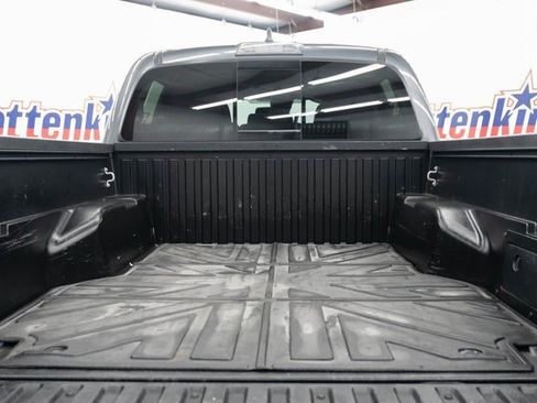 Used 2022 Toyota Tacoma SR5 w/ Technology Package image 12