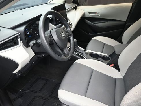 Used 2025 Toyota Corolla LE image 10