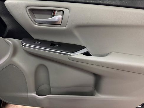Used 2017 Toyota Camry LE FWD image 23