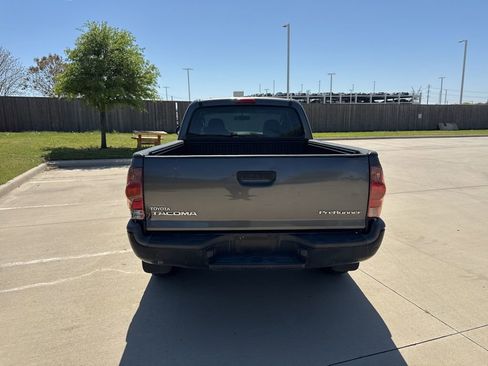 Used 2014 Toyota Tacoma PreRunner image 11