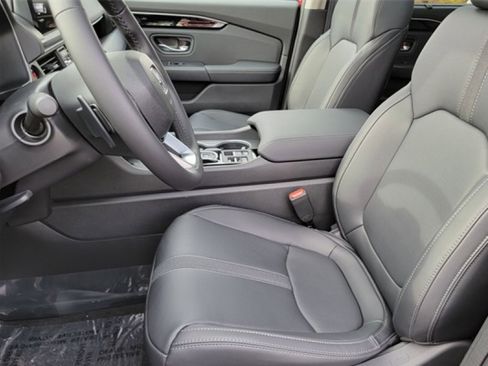 New 2025 Honda Pilot Touring image 21