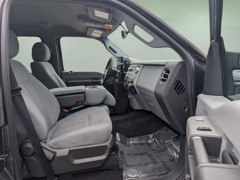 Used 2016 Ford F250 XLT w/ FX4 Off-Road Package AWD/4WD image 12