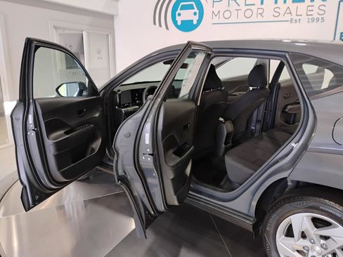 Used 2024 Hyundai Kona SE image 7