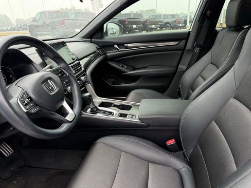 Used 2019 Honda Accord Sport image 9