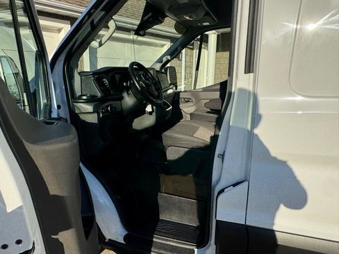 Used 2020 Ford Transit 250 Medium Roof w/ Load Area Protection Package image 10