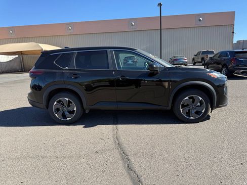 Certified 2025 Nissan Rogue SV FWD image 3