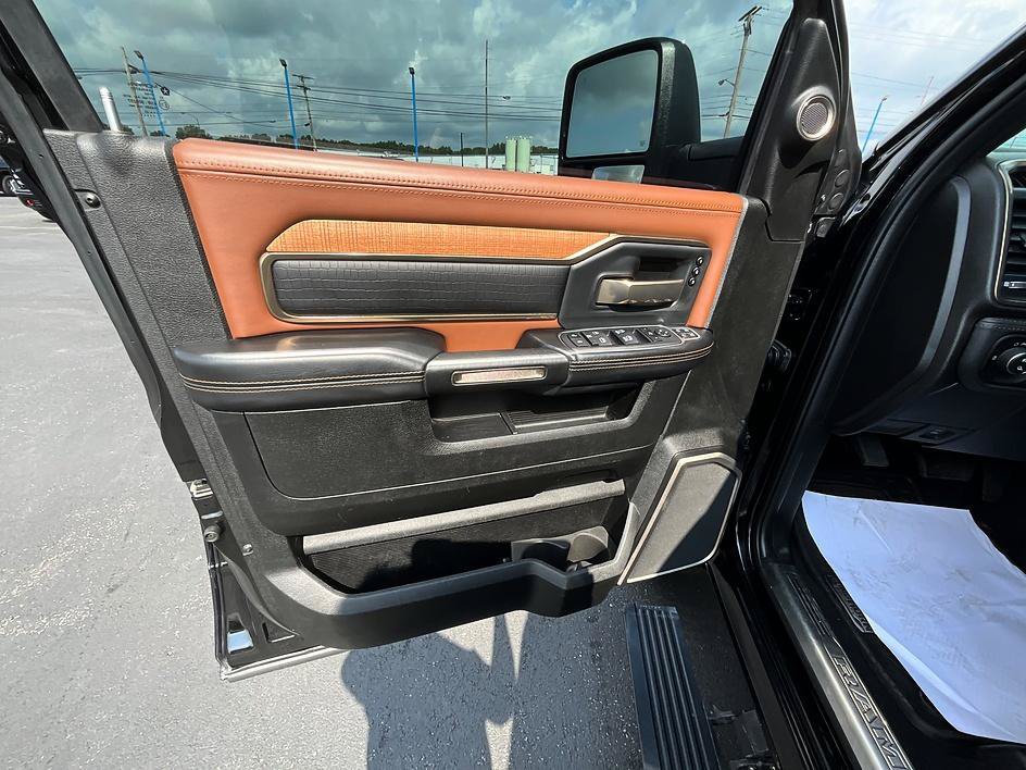 Used 2023 RAM 3500 Limited AWD/4WD image 12