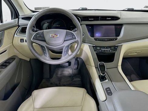 Used 2018 Cadillac XT5 Luxury w/ Driver Awareness Package AWD/4WD image 29
