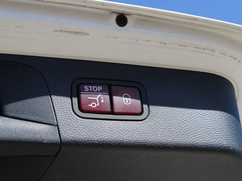 Used 2022 Mercedes-Benz GLC 300 image 9