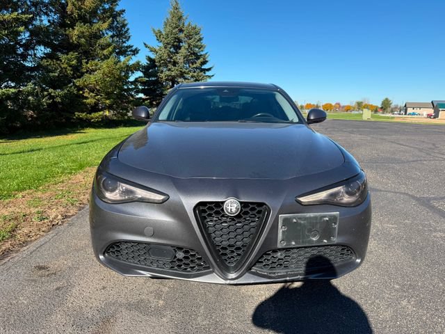 Used 2017 Alfa Romeo Giulia Ti w/ TI Lusso Package AWD/4WD image 4