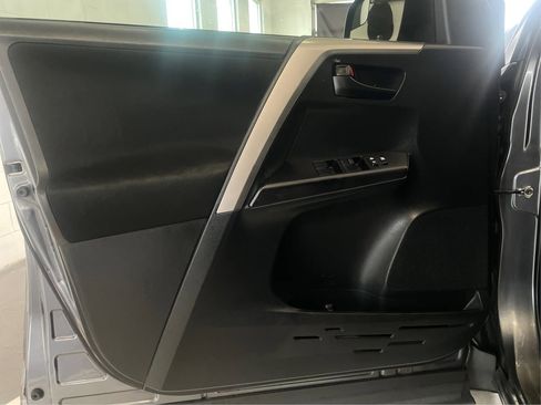 Used 2018 Toyota RAV4 LE w/ All Weather Liner Package image 22