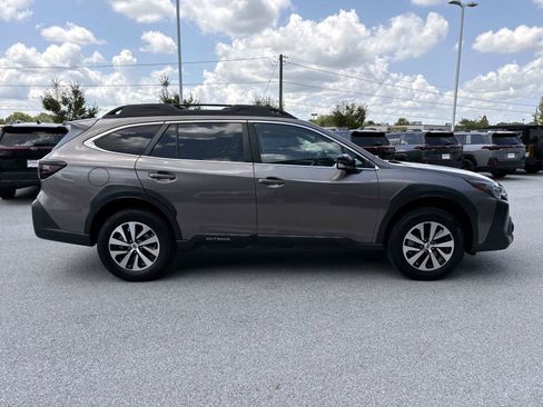 Used 2024 Subaru Outback Premium AWD/4WD image 3