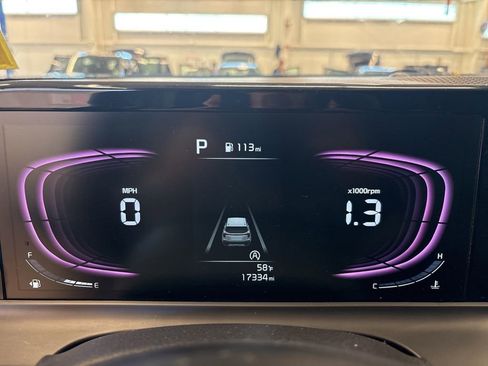 Certified 2024 Kia Seltos LX image 9