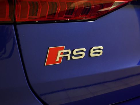 Used 2023 Audi RS 6 w/ Driver Assistance Package image 16