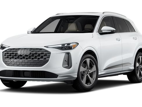 Certified 2025 Audi Q5 Prestige AWD/4WD image 1