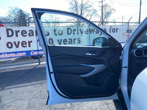 Used 2025 Chevrolet Trax LS w/ Driver Confidence Package image 13