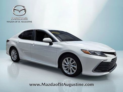 Used 2021 Toyota Camry LE FWD image 15