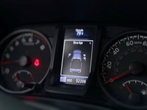 Used 2020 Toyota Tacoma SR image 21