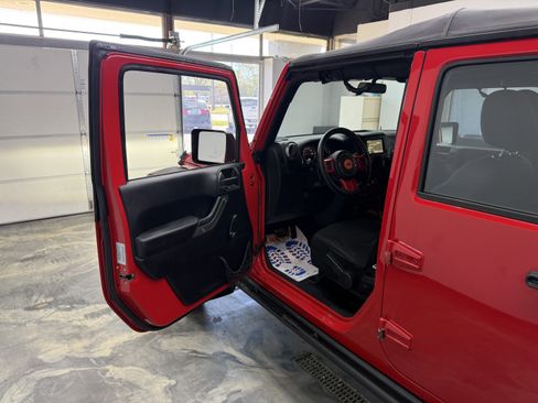 Used 2016 Jeep Wrangler Unlimited Sport w/ Trailer Tow Group AWD/4WD image 9