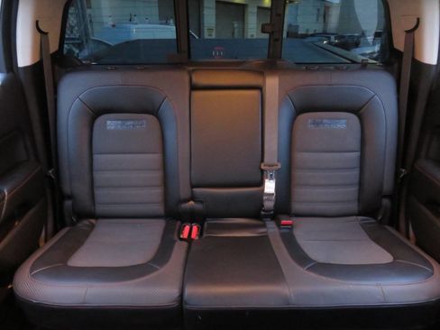 Used 2016 GMC Canyon SLE w/ All Terrain Package image 23