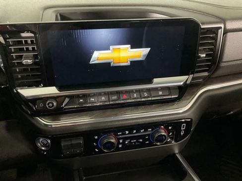 Used 2023 Chevrolet Silverado 1500 LTZ AWD/4WD image 22