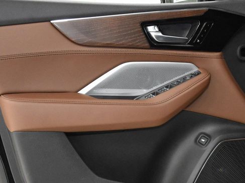 Used 2025 Acura MDX w/ Advance Package image 7