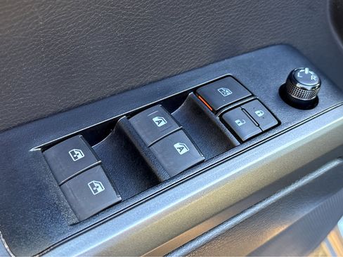 Used 2023 Toyota Tacoma TRD Off-Road image 17