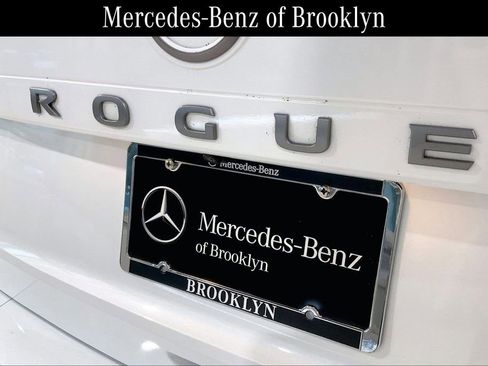 Used 2024 Nissan Rogue S image 9