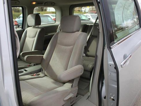 Used 2013 Nissan Quest S image 11
