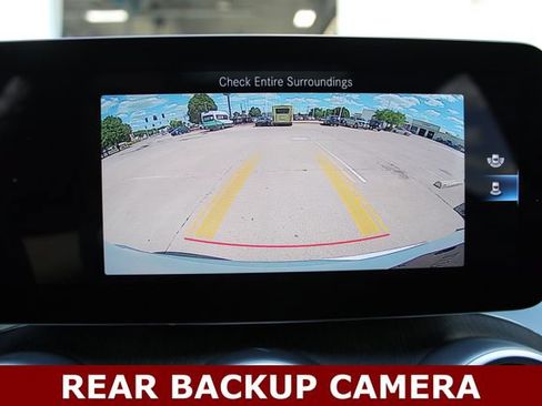 Used 2020 Mercedes-Benz GLC 300 4MATIC image 5