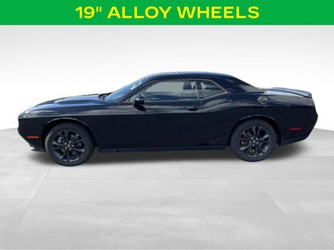 Used 2022 Dodge Challenger SXT w/ Blacktop Package AWD/4WD image 7