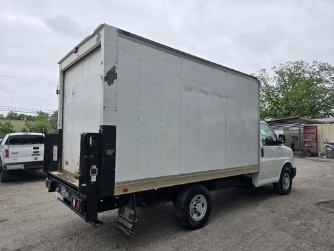 Used 2016 Chevrolet Express 3500 RWD image 7