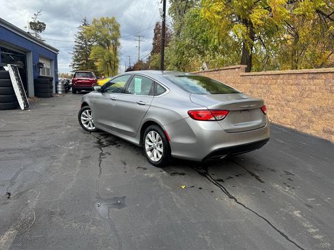 Used 2015 Chrysler 200 C FWD image 10