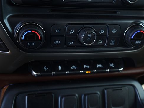 Used 2017 Chevrolet Silverado 1500 High Country image 12