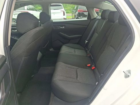 Used 2024 Honda Accord EX image 11