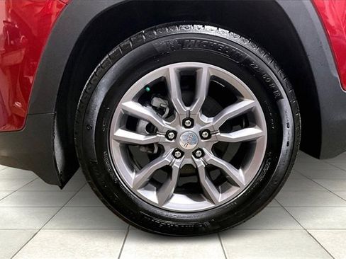 Used 2022 GMC Terrain SLT w/ LPO, Floor Liner Package image 9