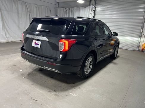 Used 2024 Ford Explorer XLT w/ Equipment Group 202A image 7