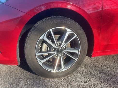 Used 2023 Kia Forte LXS w/ LXS Technology Package image 7