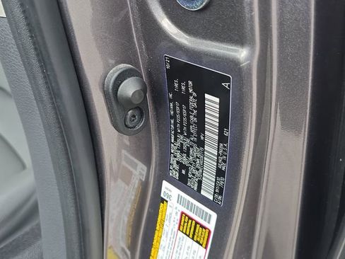 Used 2022 Toyota Sienna XLE FWD image 35