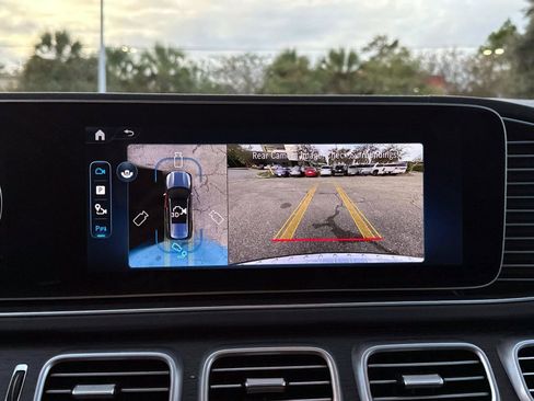 Certified 2025 Mercedes-Benz GLS 450 4MATIC image 22