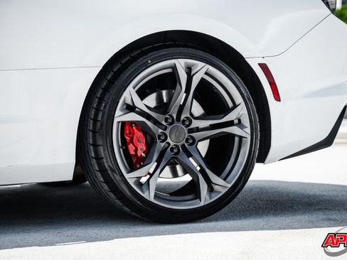 Used 2019 Chevrolet Camaro SS RWD image 60