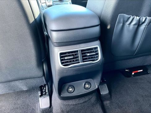 Used 2022 Hyundai Santa Fe SEL w/ Convenience + Premium Package FWD image 25