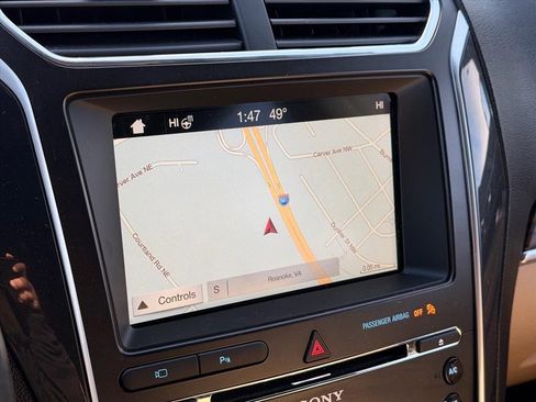 Used 2017 Ford Explorer Limited image 21