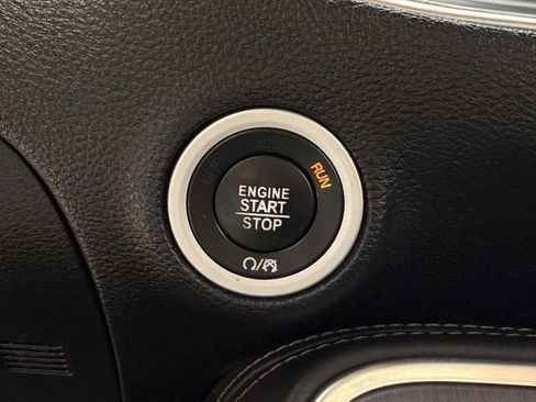 Used 2016 Dodge Challenger R/T RWD image 19