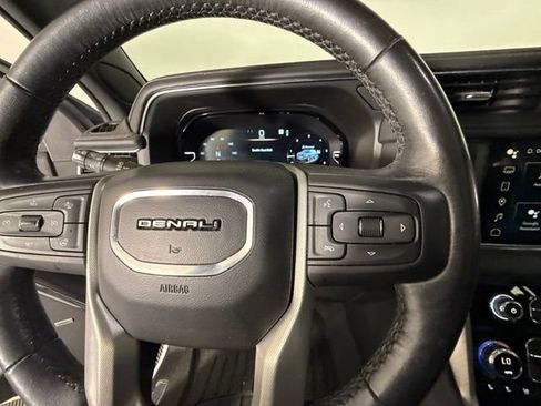 Used 2022 GMC Yukon Denali AWD/4WD image 17