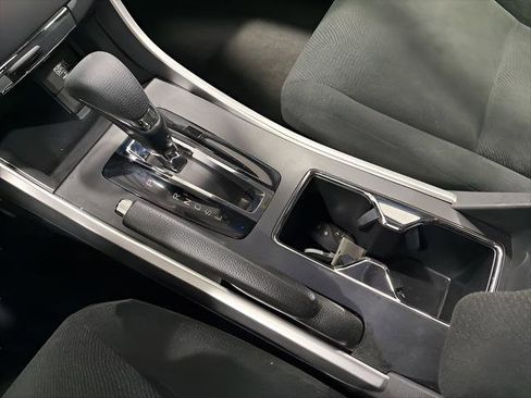 Used 2013 Honda Accord LX image 24