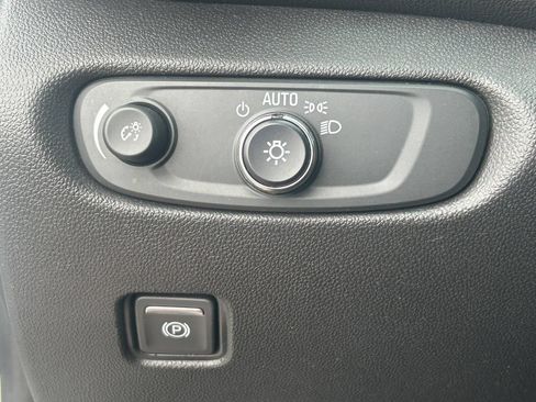 Used 2022 Chevrolet Blazer LT FWD image 22