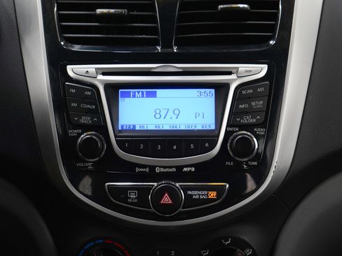 Used 2013 Hyundai Accent GLS w/ Premium Pkg image 15