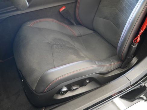 Used 2023 Chevrolet Corvette Stingray Premium Conv w/ Z51 Performance Package RWD image 37