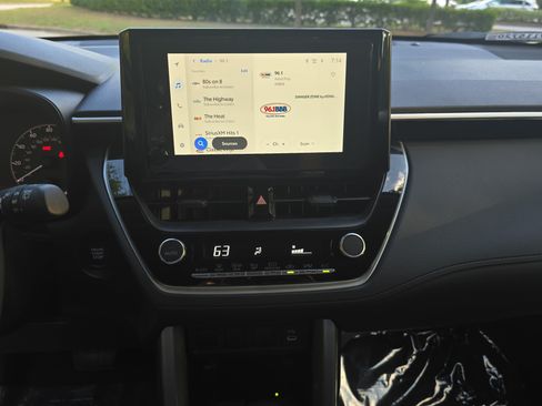 Used 2024 Toyota Corolla Cross LE FWD image 19